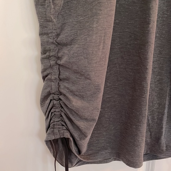 Lululemon grey tunic with cute ties to shorten one side or the other or both - Picture 3 of 3
